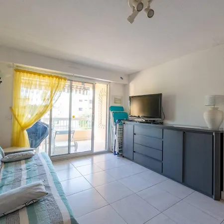 Superbe T3 Clim / Piscine / Commerces Et Plages.